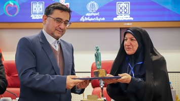 درخشش دانشجویان دانشگاه علوم پزشکی تهران با قرار گرفتن بر سکوی نخست دهمین جشنواره جایزه ملی ایثار  